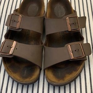 Kids Birkenstock’s size 33